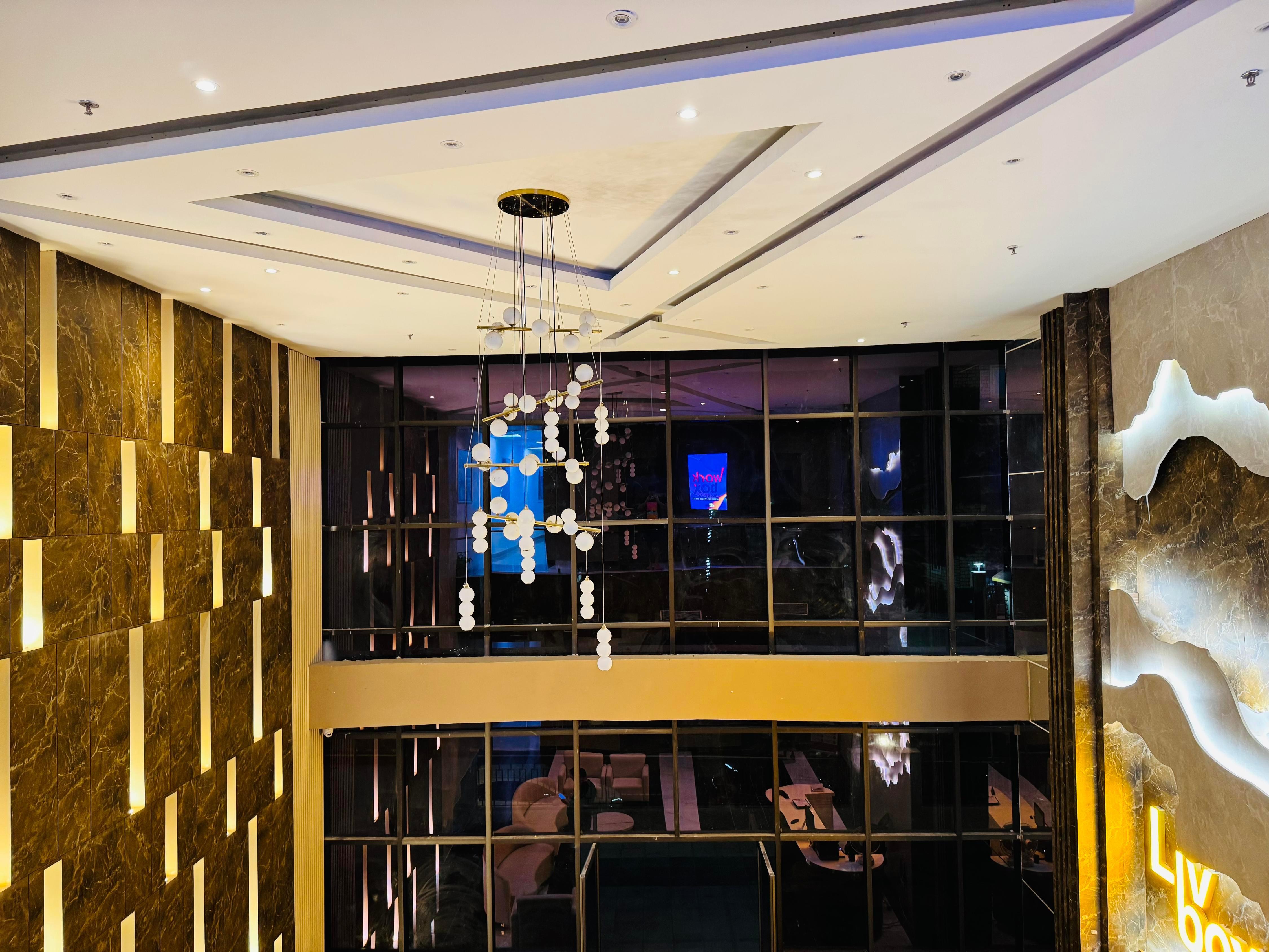 The French Studio - A luxe 4star Experience - Tap to explore photos