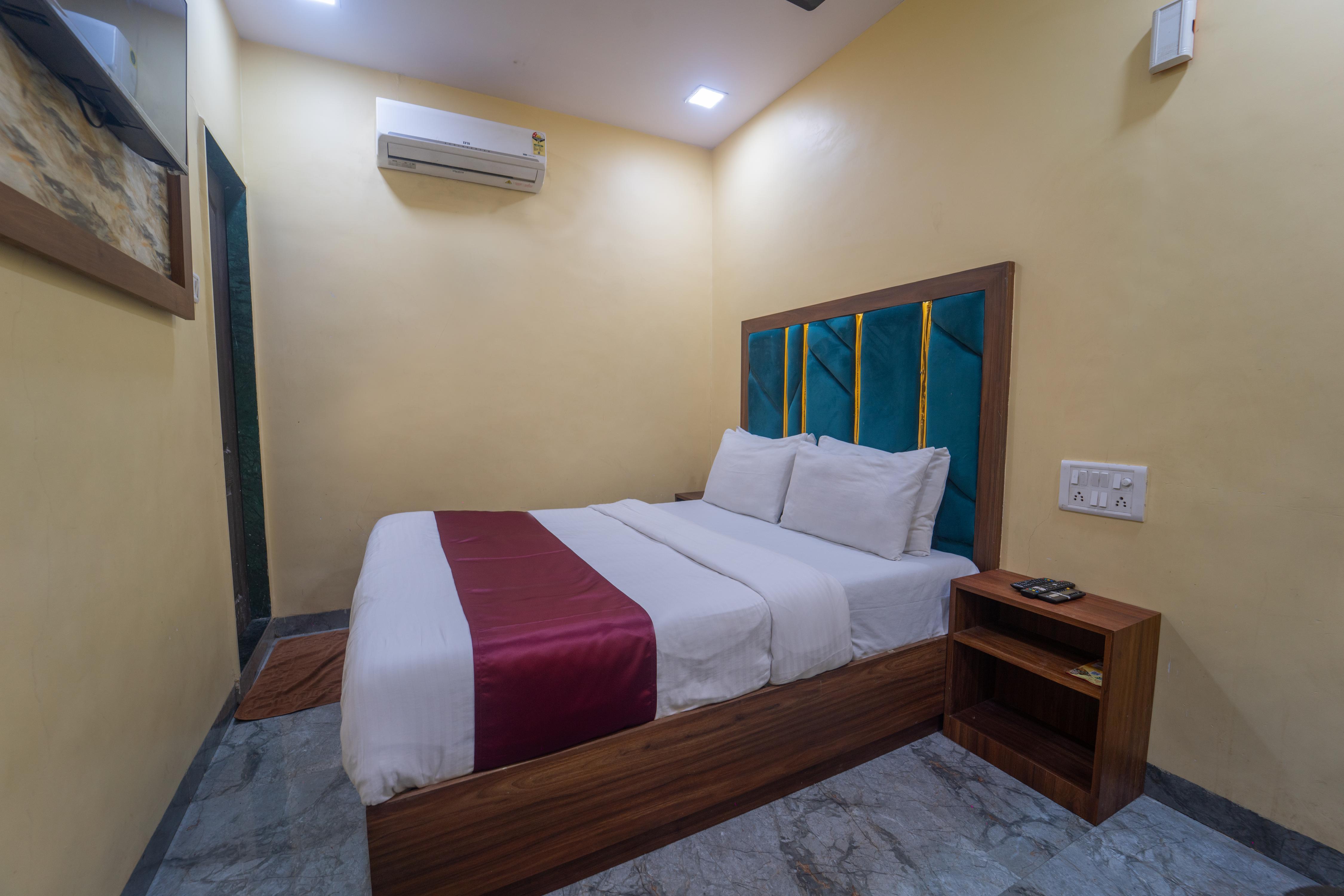 AAI OM Residency Room Type - Deluxe Room