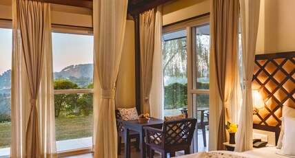 Willowdale - Villa in Naukuchiatal Room Type - Ivory Classical suite 104