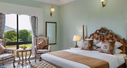 Dilip Niwas Luxe Stay |Near Fateh Sagar Lake 2 KMs Room Type - Suite With Bath tub