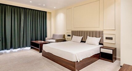 Swastik Stays Room Type - Premium Room With Balcony