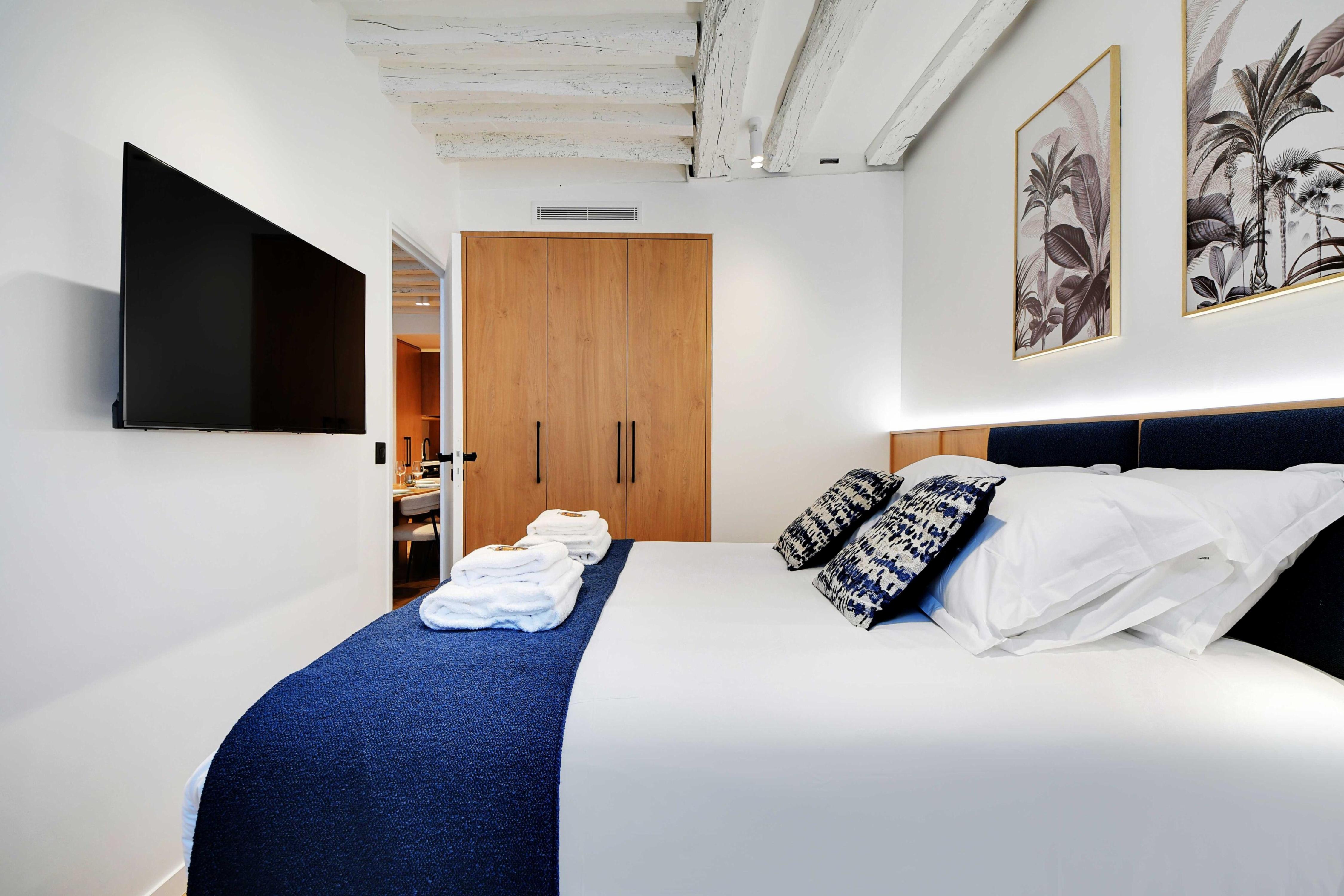 Welcoming Apartment 2BR 6P Le Marais - Tap to explore photos