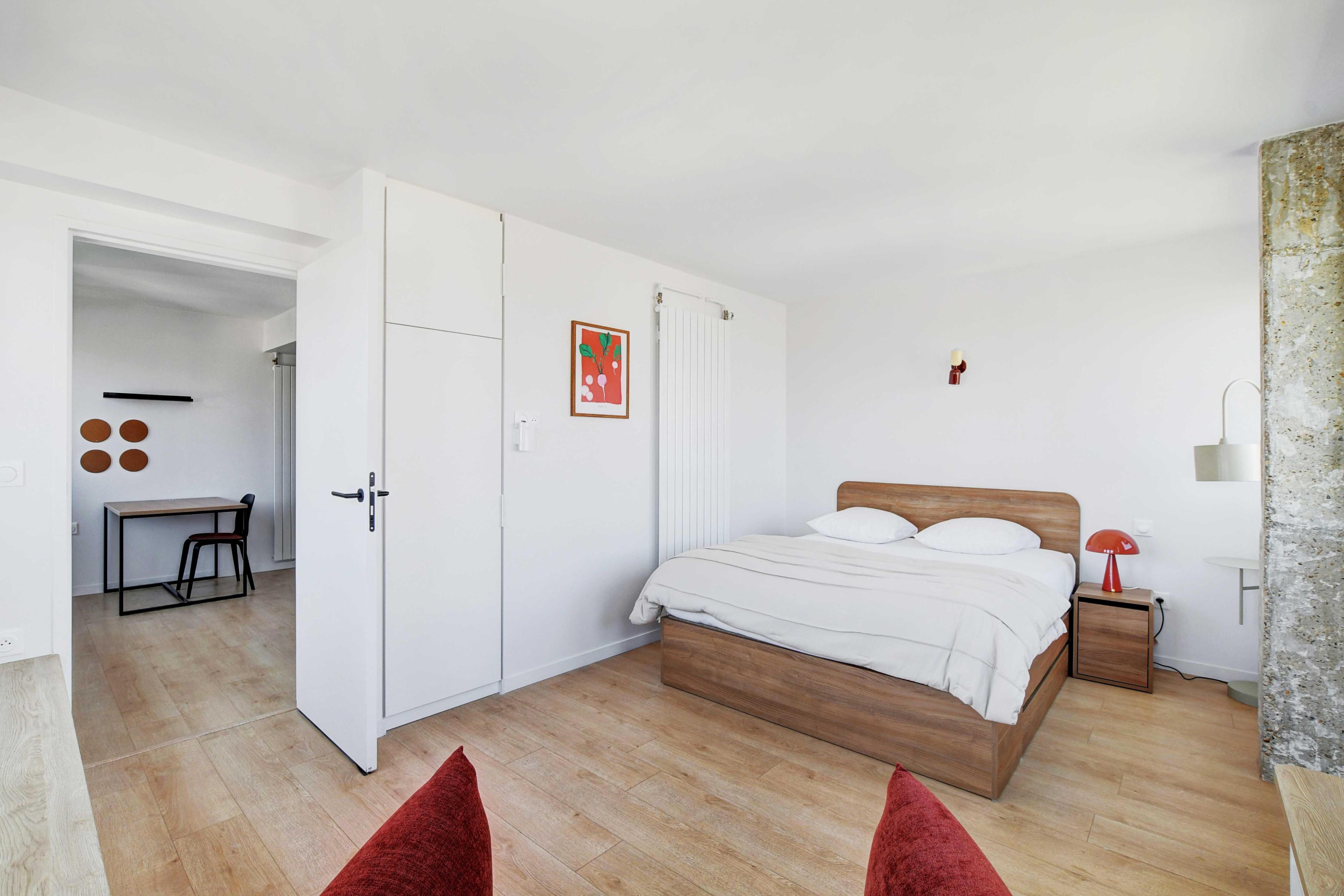 Room 1005 in a premium residence- Eiffel Tower view - Tap to explore photos