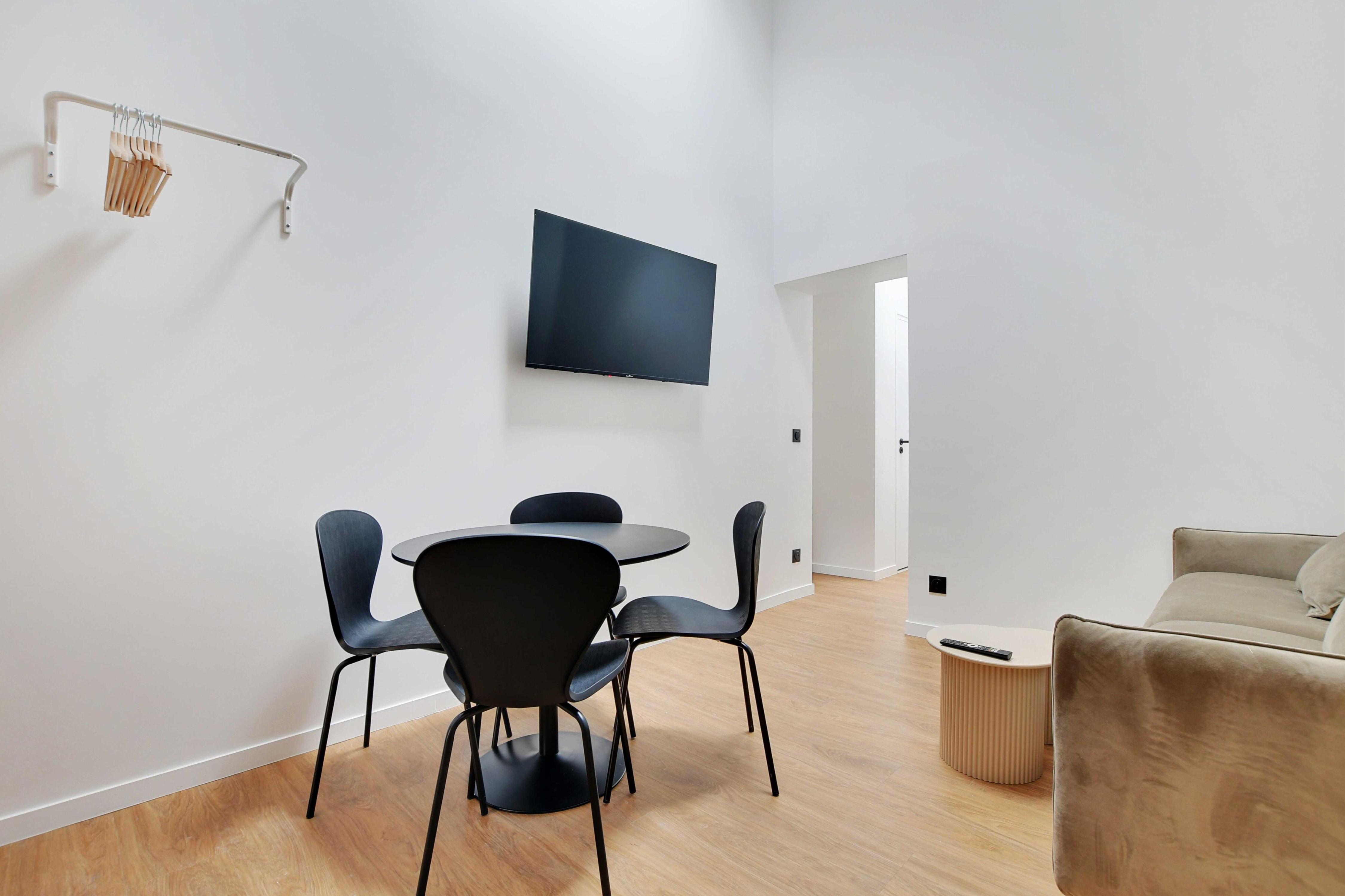 Modern apartment - 1BR-4P - Montreuil - Tap to explore photos