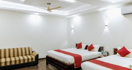 Kaarthik Residency Room Type - Family Room With Balcony