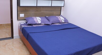 Guest inn @Edapally Room Type - Non AC Double Room