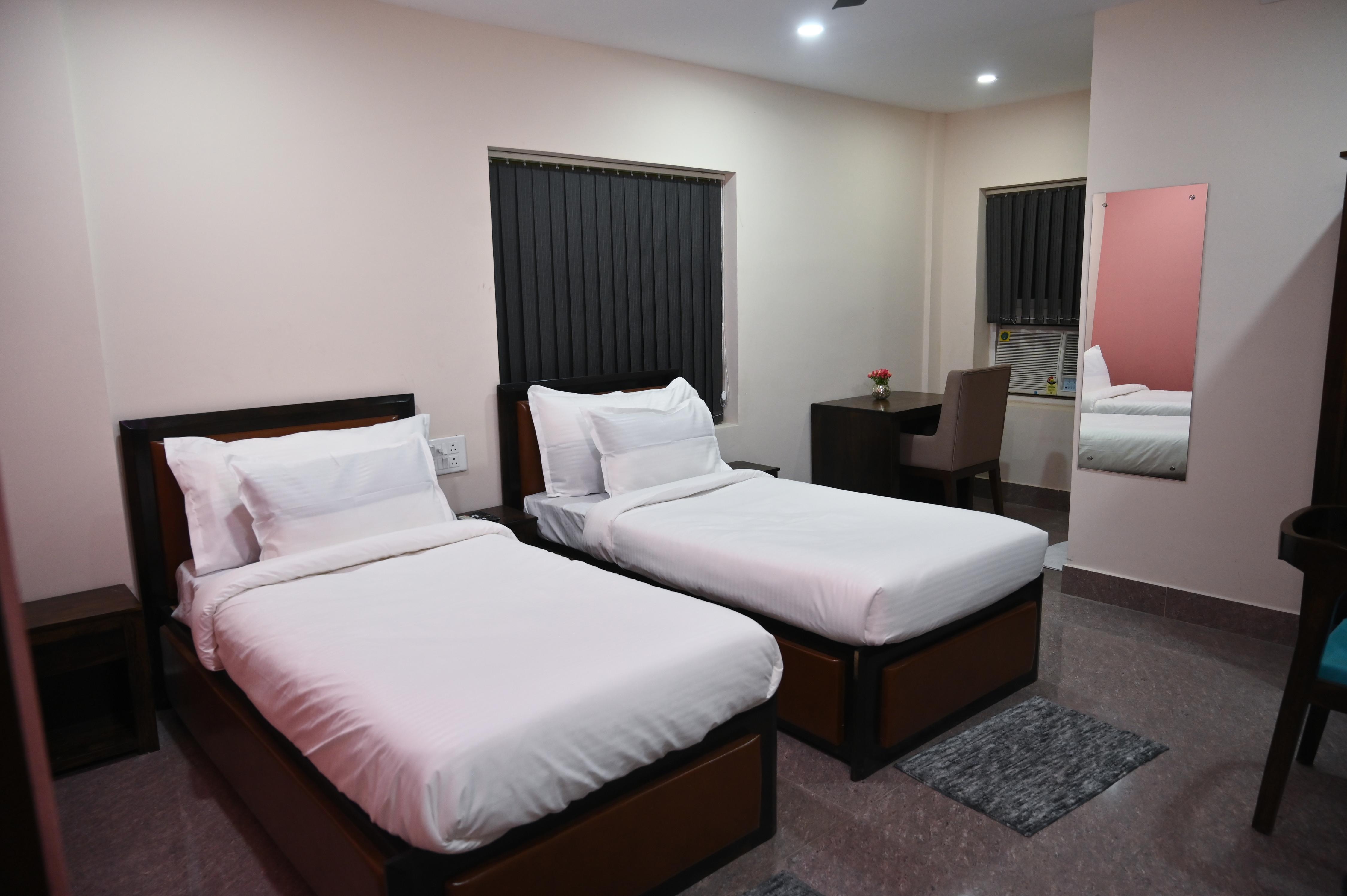 Stanza Premium Hotels Room Type - Deluxe Room-Twin Double