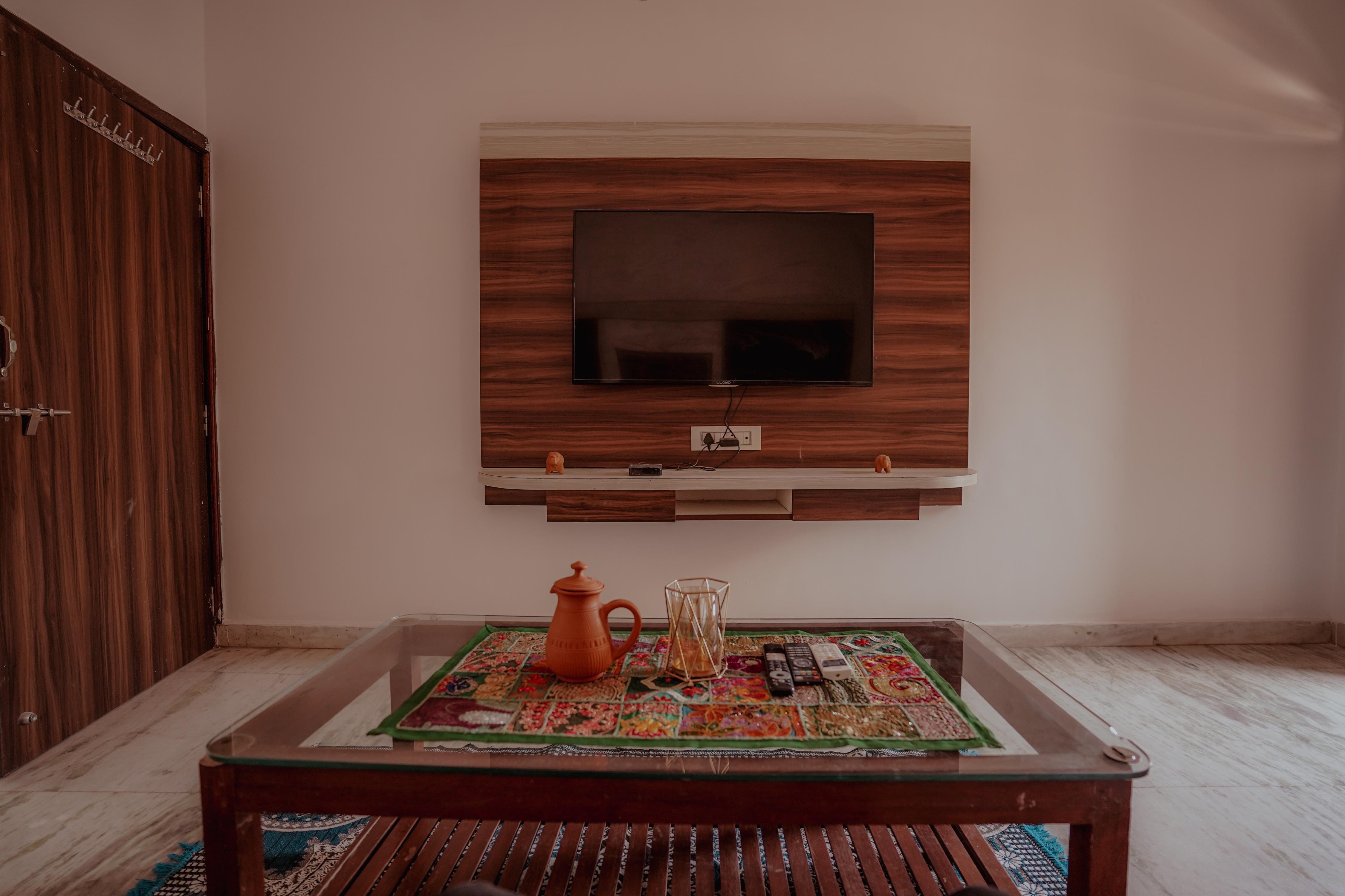 Jaisal| 2BHK Entire Heritage Home |Fortvieww - Tap to explore photos