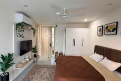 Cozy Studio with Private Terrace by Luxury Heights