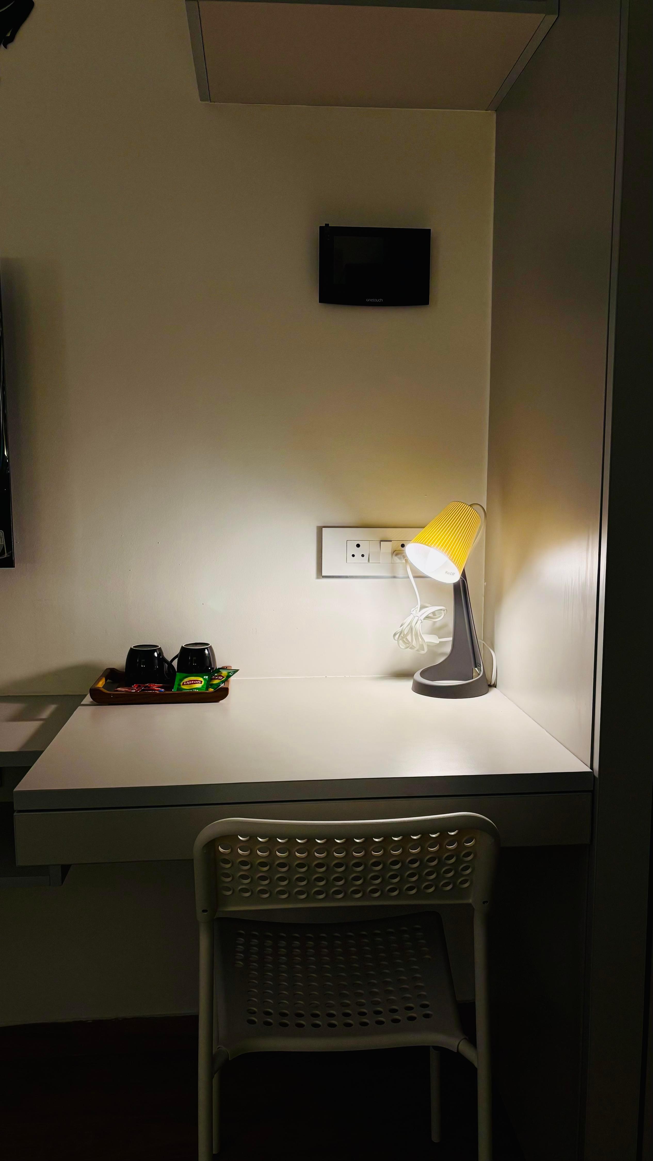 Middle 409 Flat in Pune 5 min from Airport - Tap to explore photos