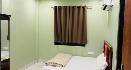 Hotel Shri Ji Nikunj, Vrindavan Room Type - Super Deluxe Room