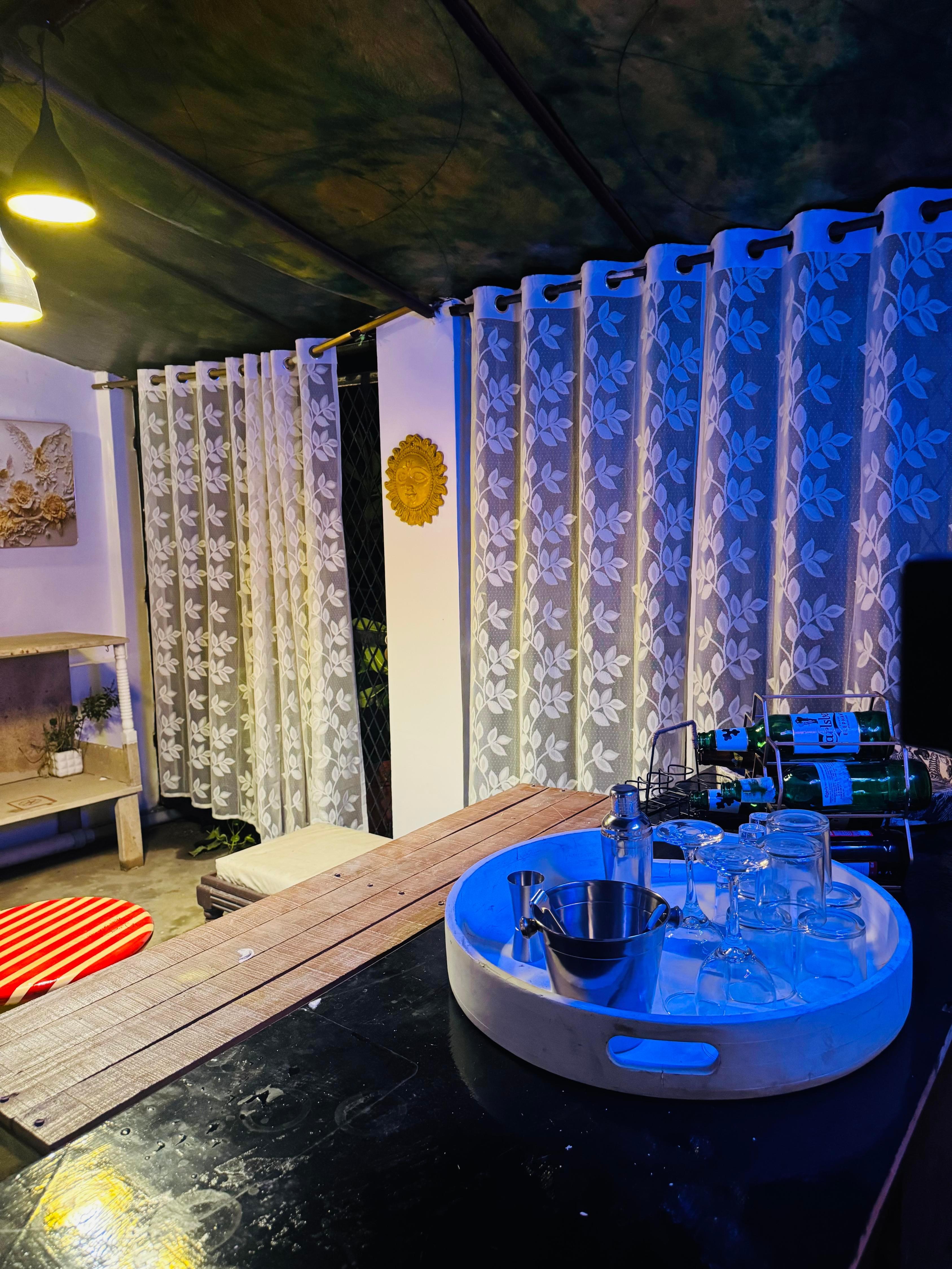 Perfect studio house to stay - Tap to explore photos