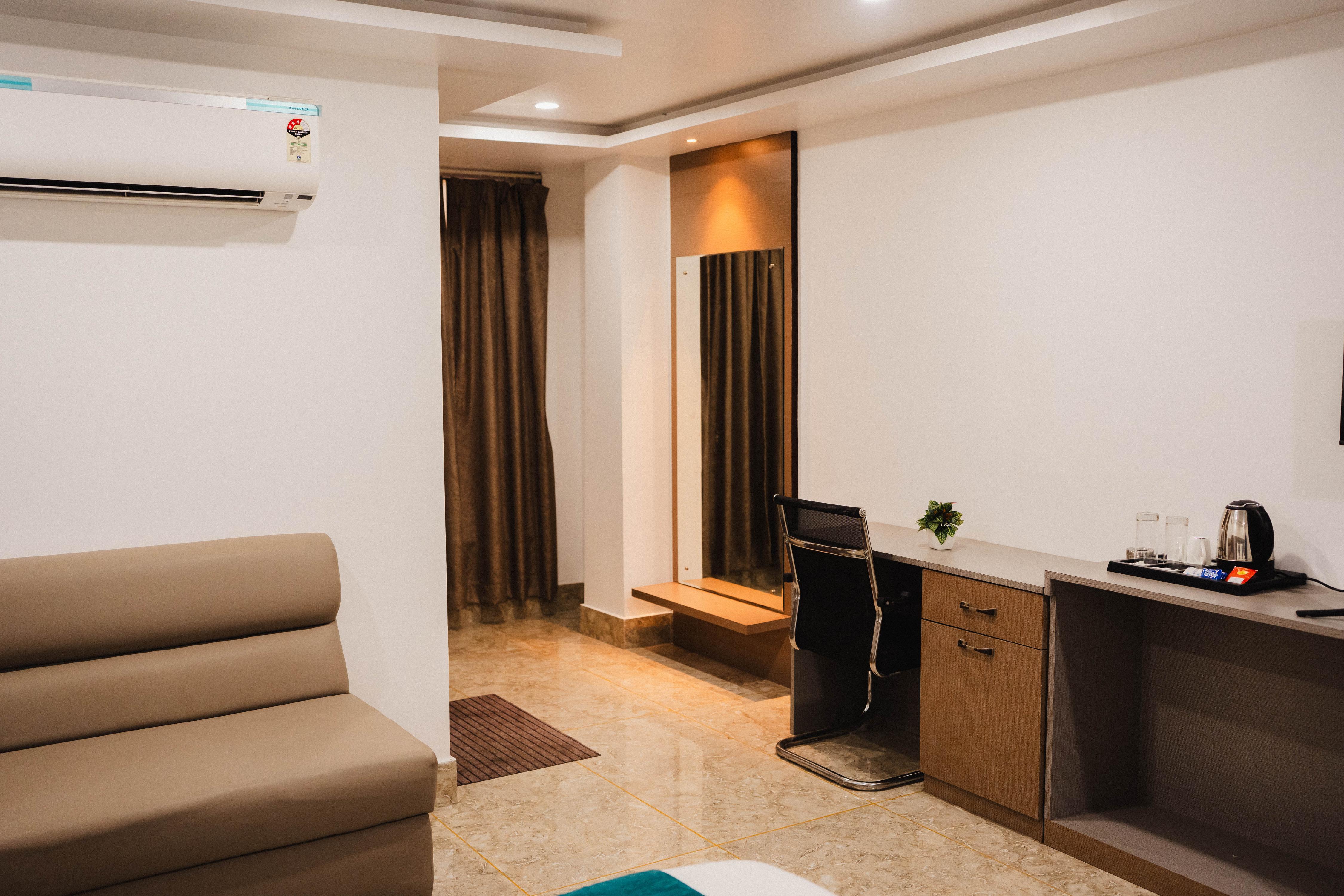 Anaya Regency Room Type - Deluxe Room with Air Conditioning