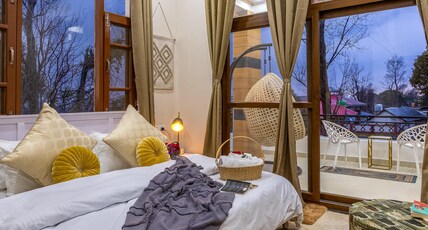 The Premium Hood Bir Billing Room Type - Boutique Room With private Balcony