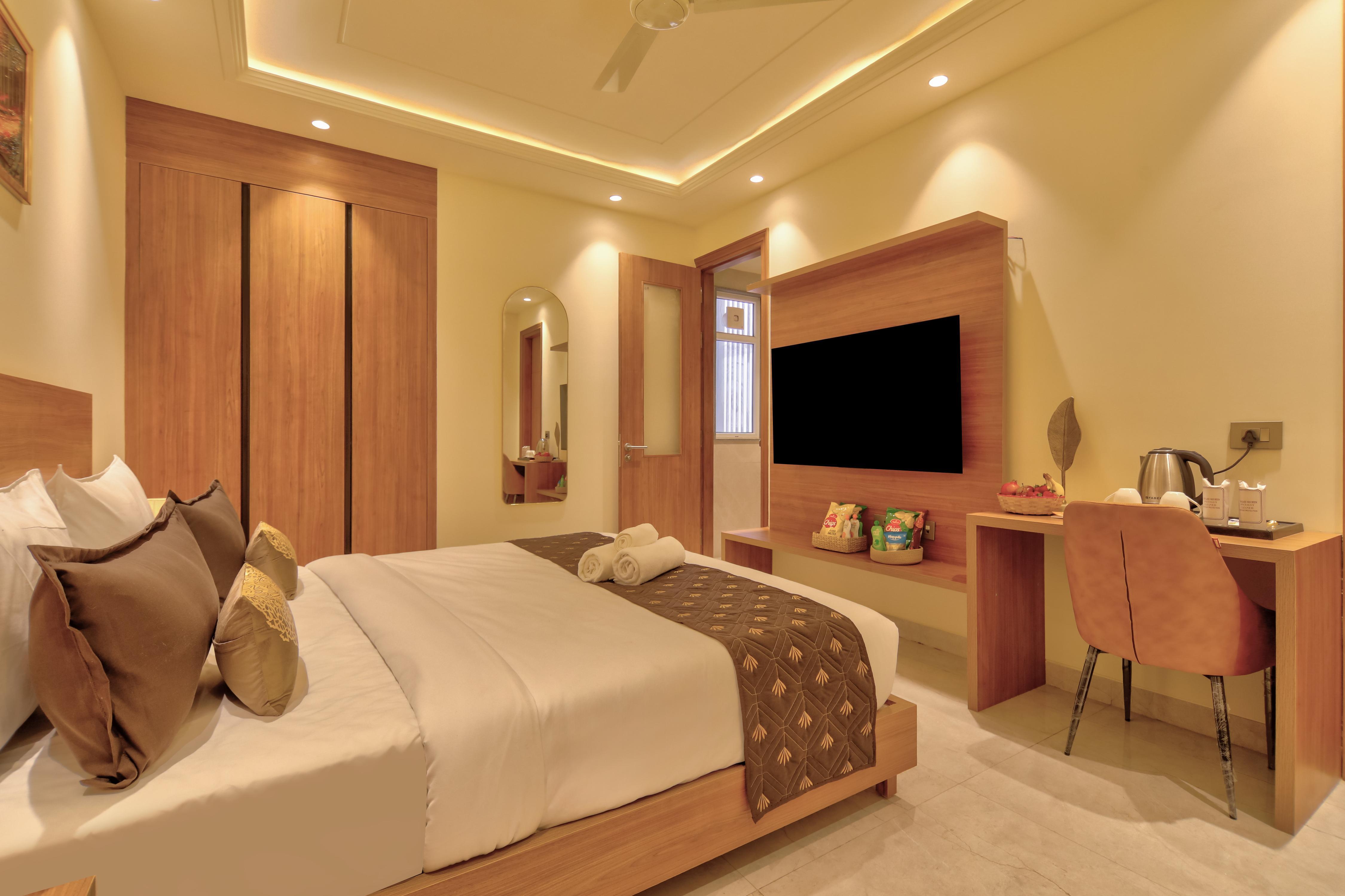 Dwellr Luxury Stays Room Type - Deluxe Studio with Kitchenette