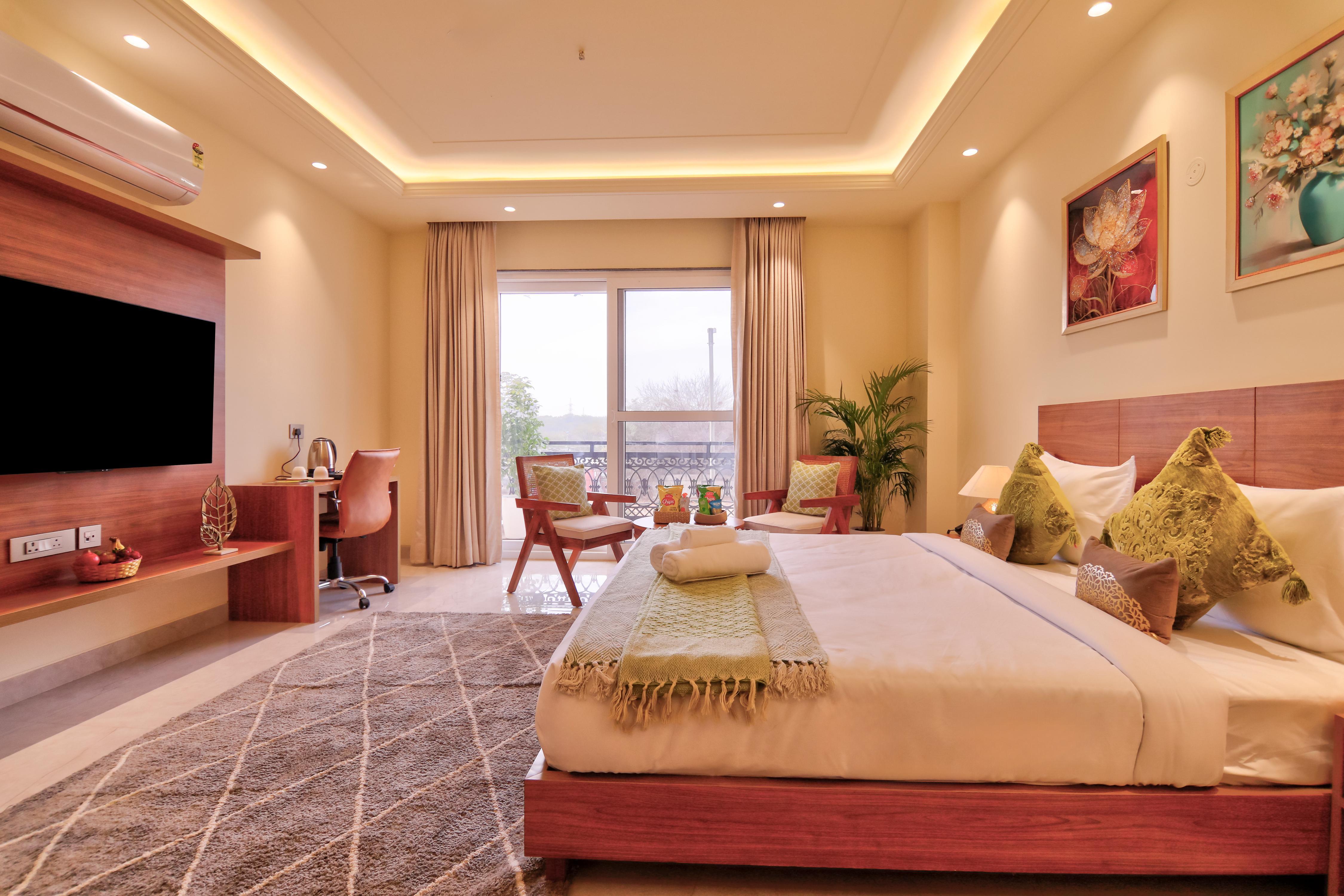 Dwellr Luxury Stays Room Type - Superior Studio with Balcony