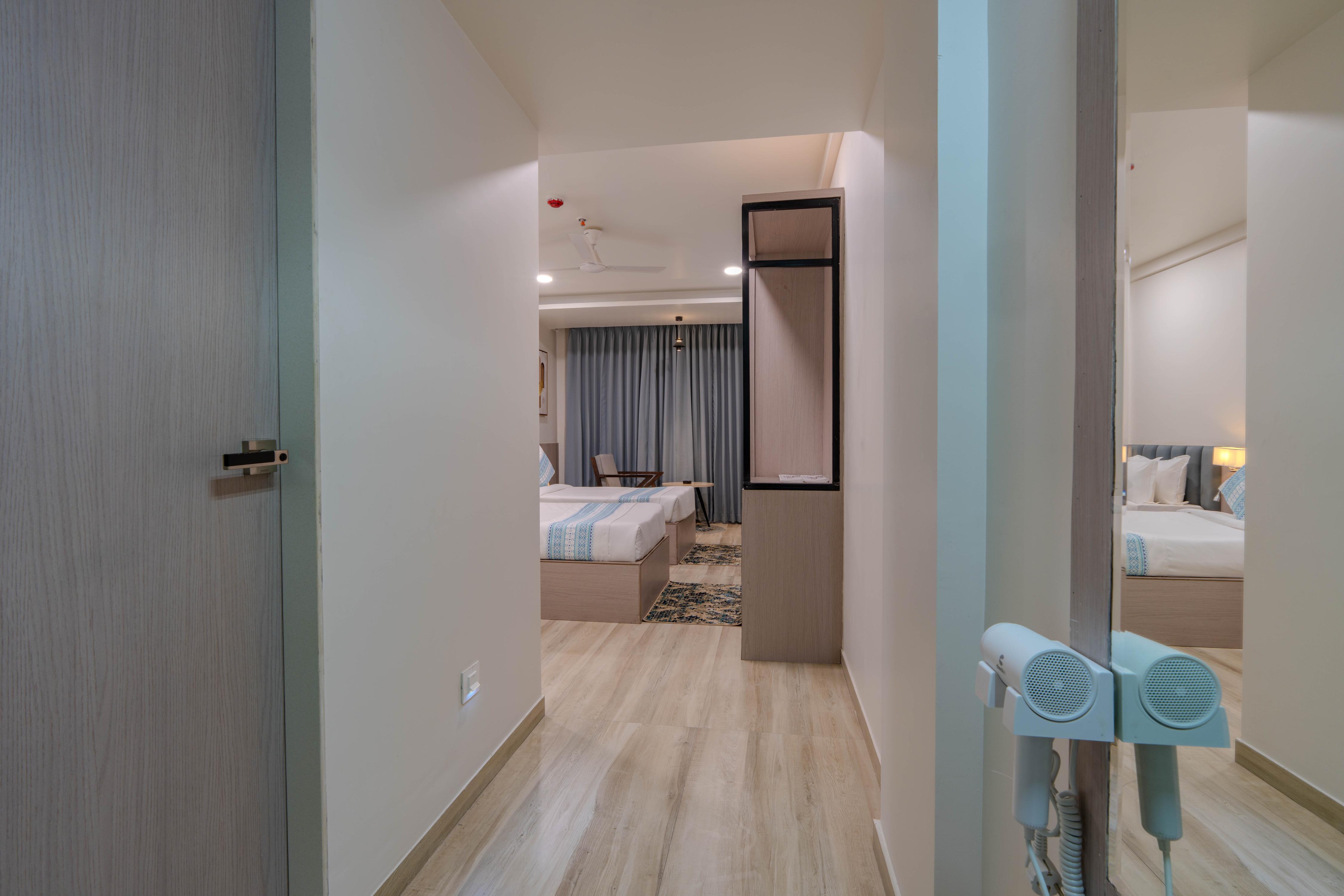 HOTEL TGR Room Type - Twin bed Room