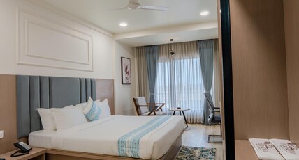 HOTEL TGR Room Type - Deluxe Room