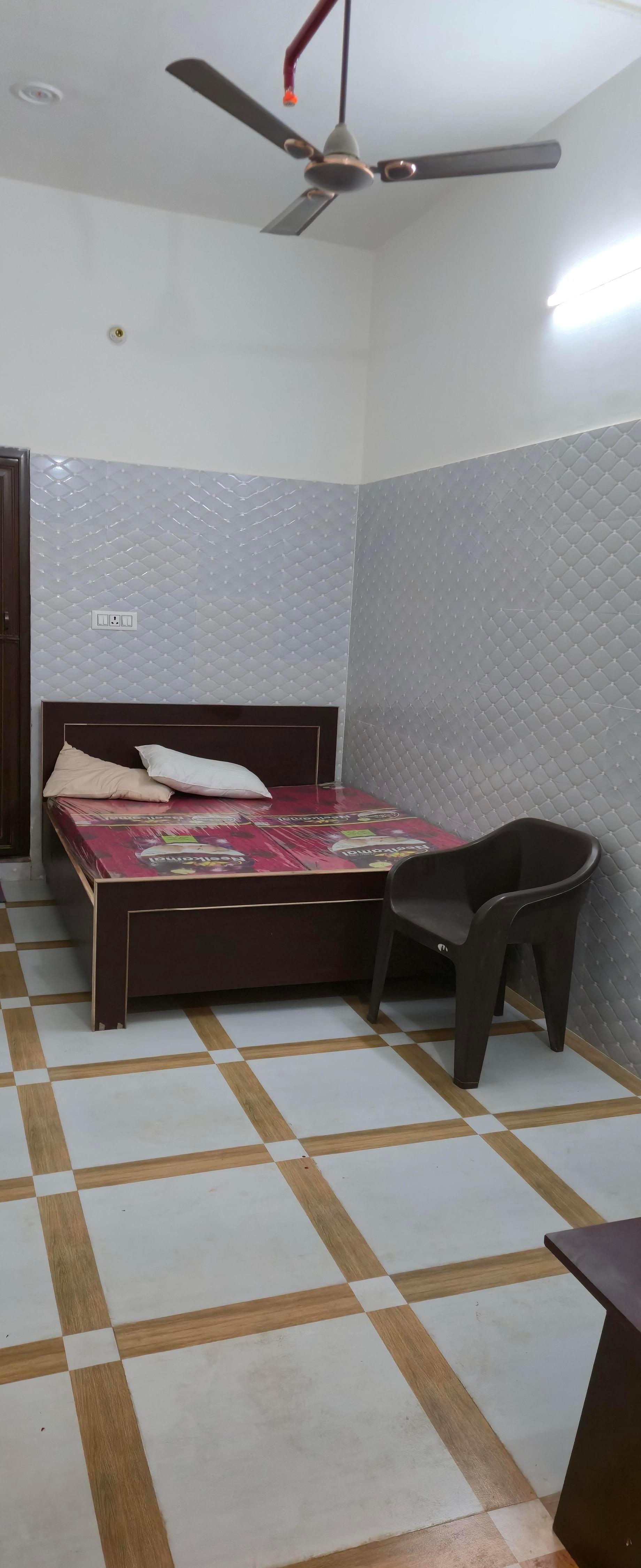 Om Sai Hotel Room Type - Bedroom 2