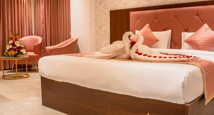 Visthara Grands Room Type - Luxury King Bed Room with City View