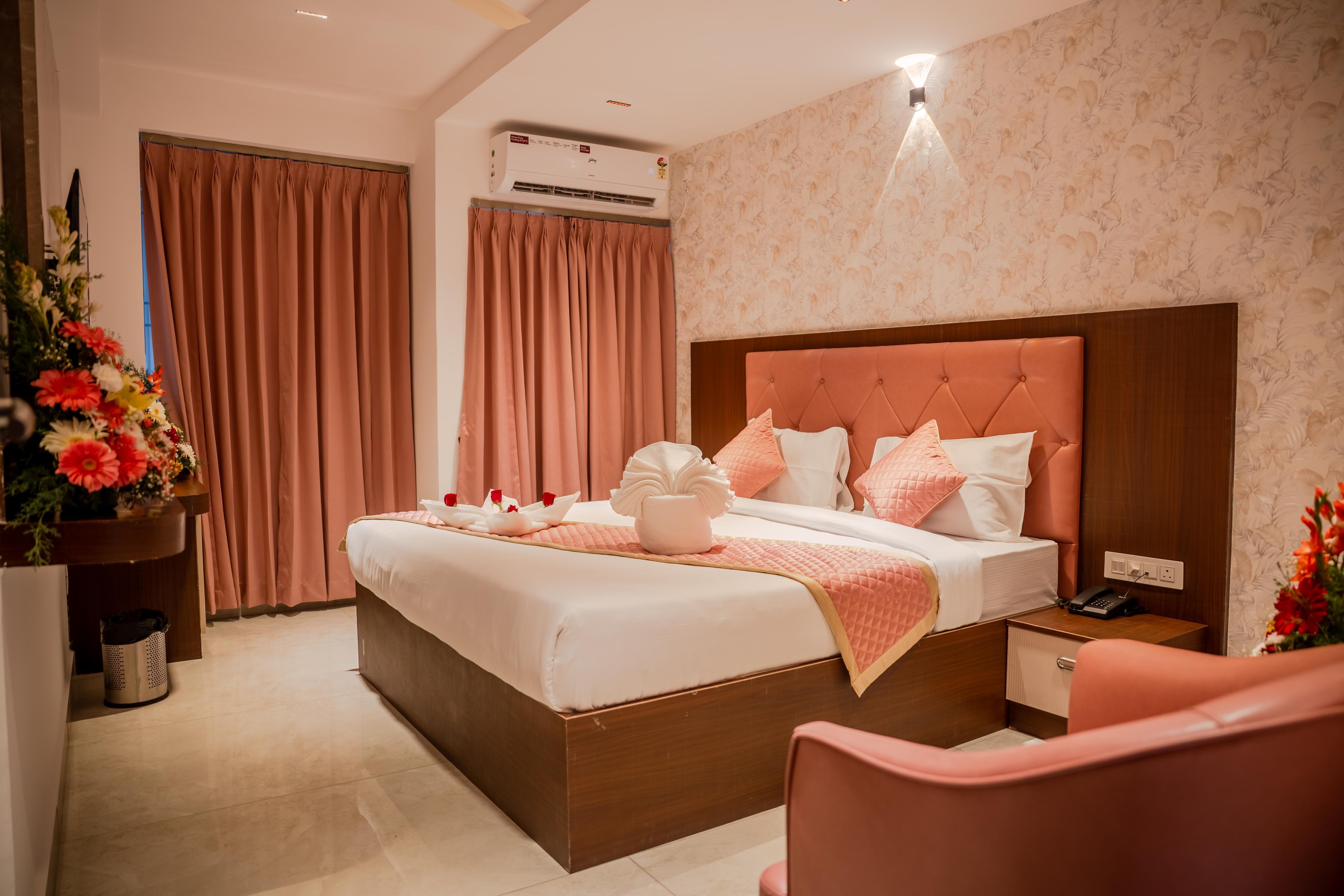 Visthara Grands Room Type - Superior Room with Balcony