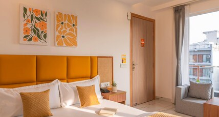 Zostel Noida Room Type - Deluxe Private Room (with city view)