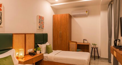 Zostel Noida Room Type - Deluxe Twin Room