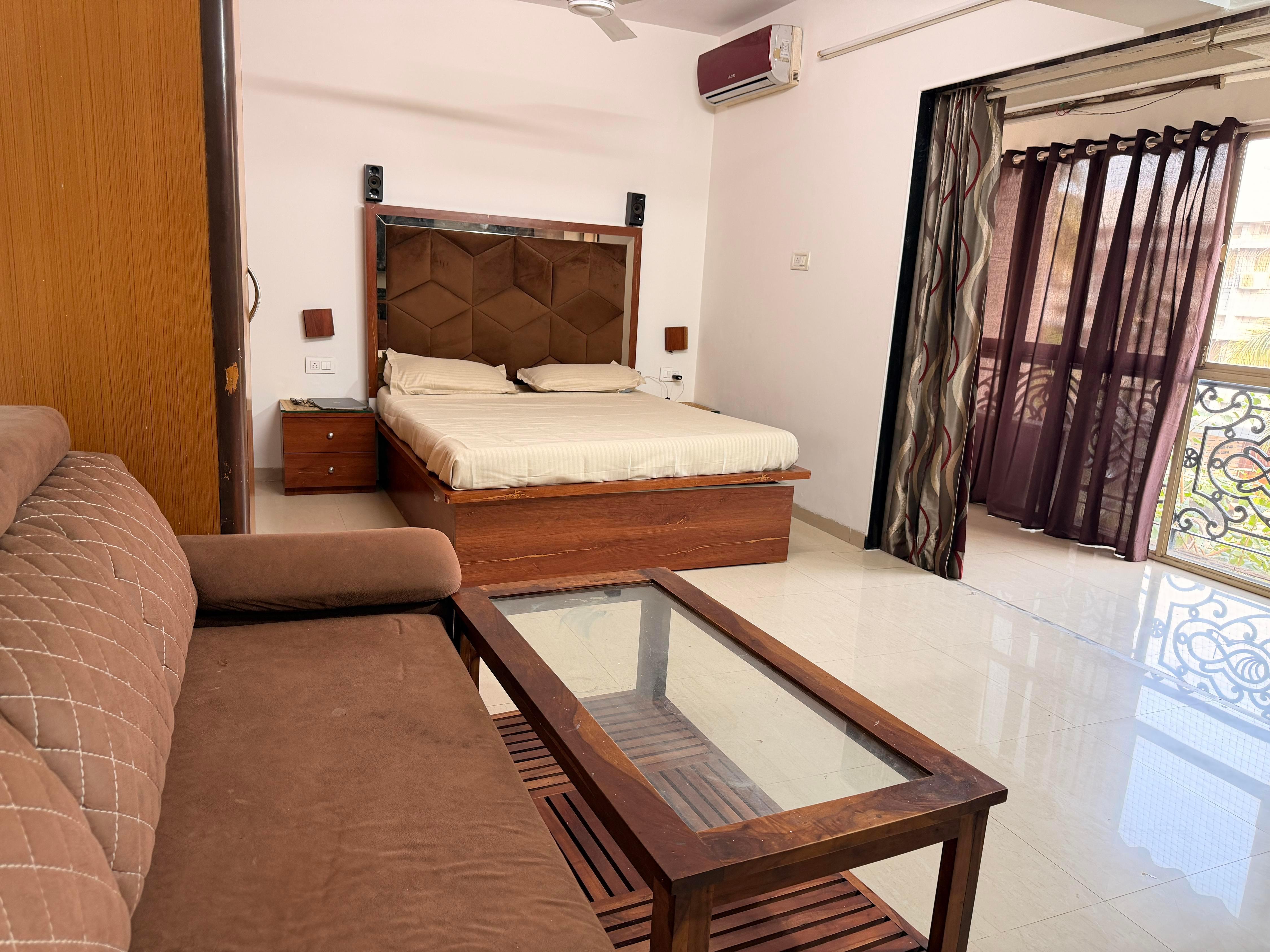 Spacious Sunlit 3BHK Apartment Andheri East - Tap to explore photos