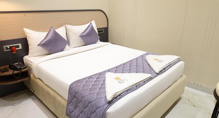 AVIRA Banquets & Stays Room Type - Deluxe Room