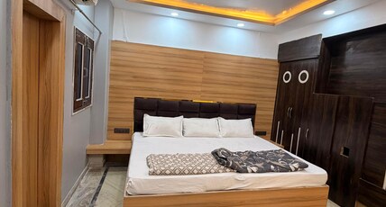 GOVINDAM PALACE Room Type - Deluxe King Bed Room