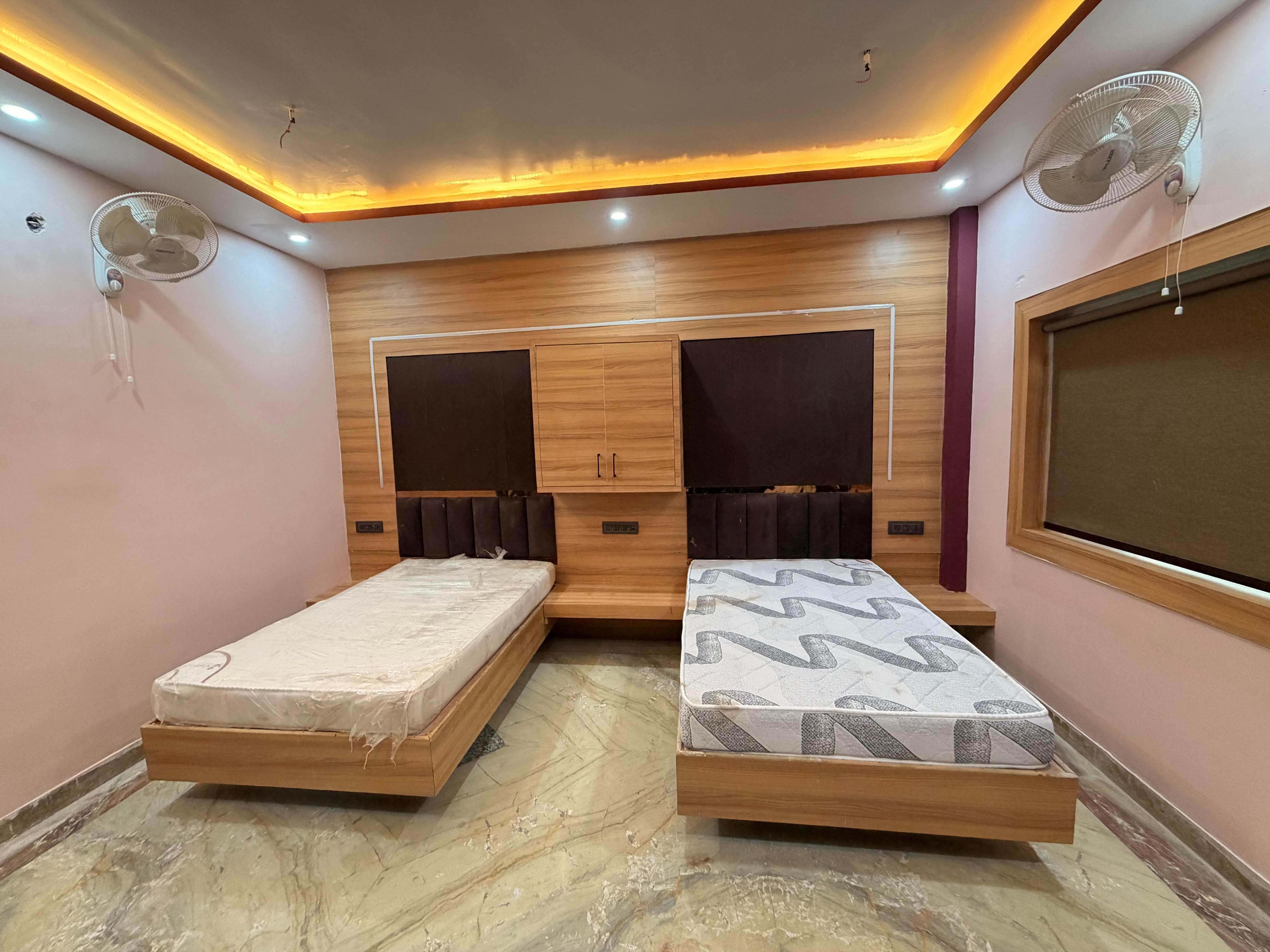 GOVINDAM PALACE Room Type - Deluxe Room with Garden View Single Bed