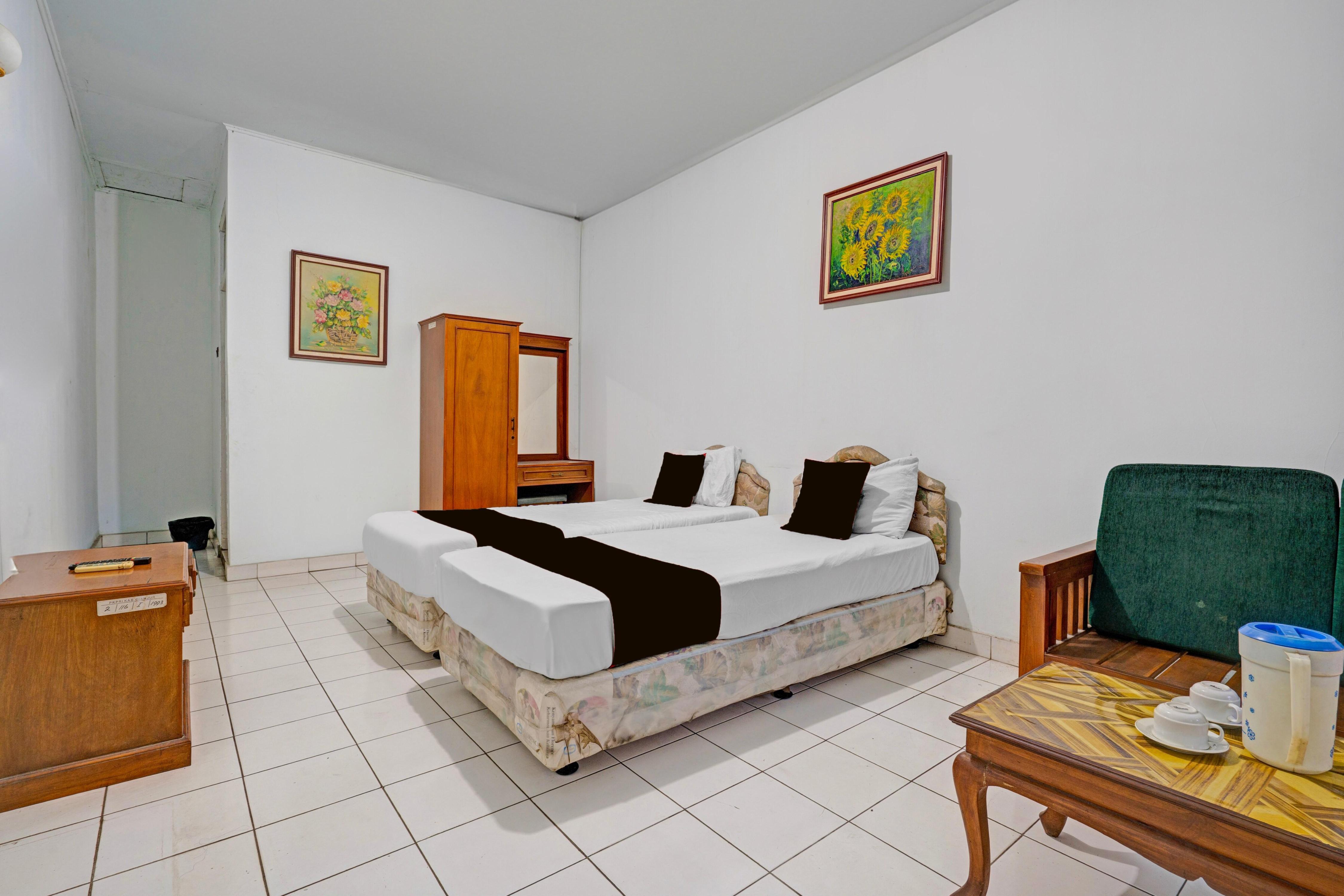 OYO 94802 Hotel Prima Room Type - Indonesia Deluxe Twin