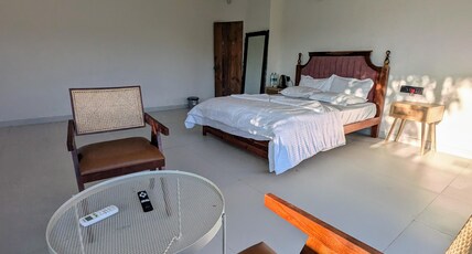 Cliff Canvas Mount Abu Room Type - Cliff Canvas