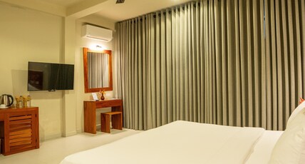 Oak Ray La Ella Breeze Hotel Room Type - Deluxe Room