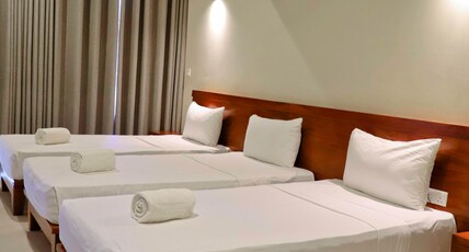 Oak Ray La Ella Breeze Hotel Room Type - Deluxe Triple Room