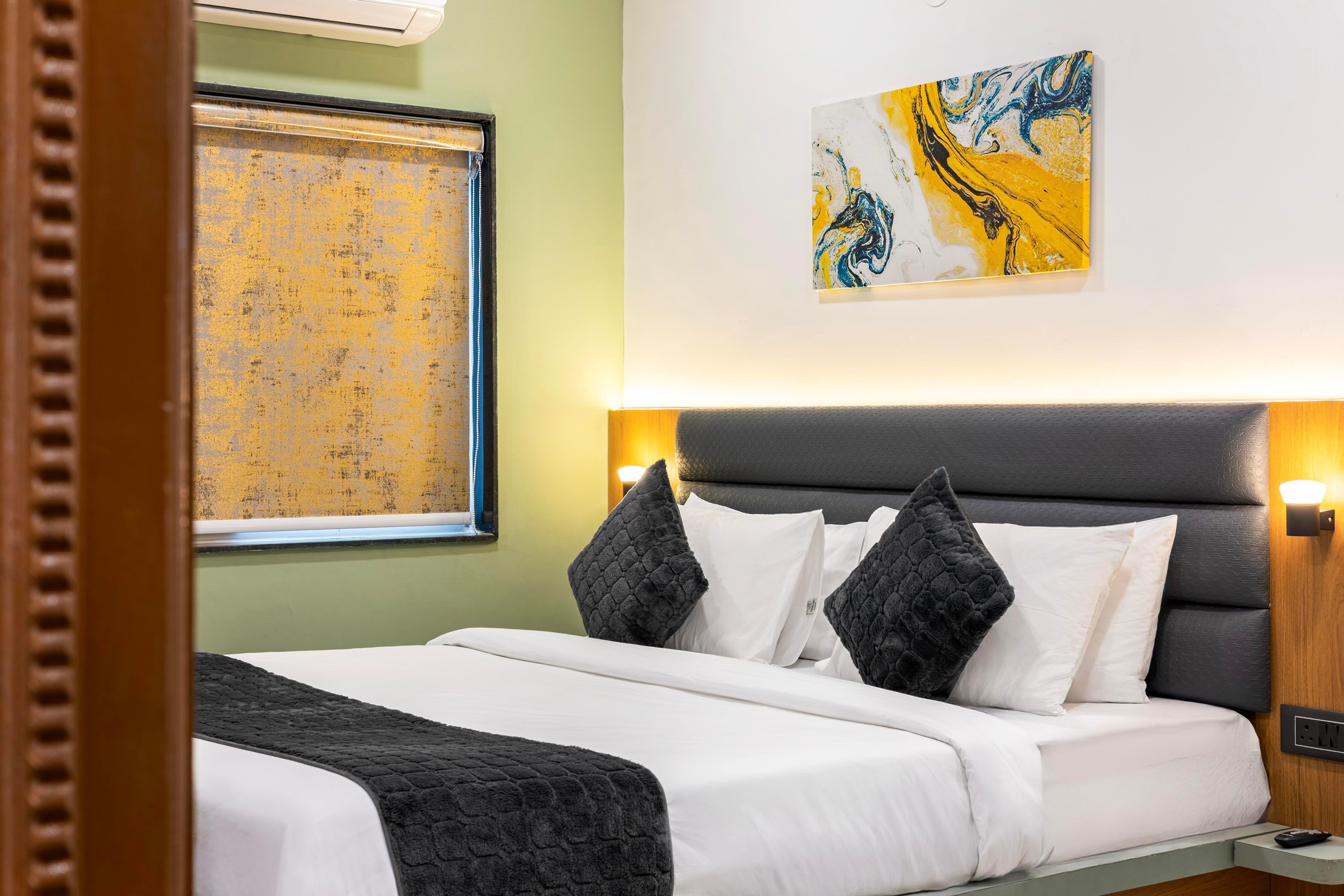 The7 Story Hotel Room Type - Deluxe King Room