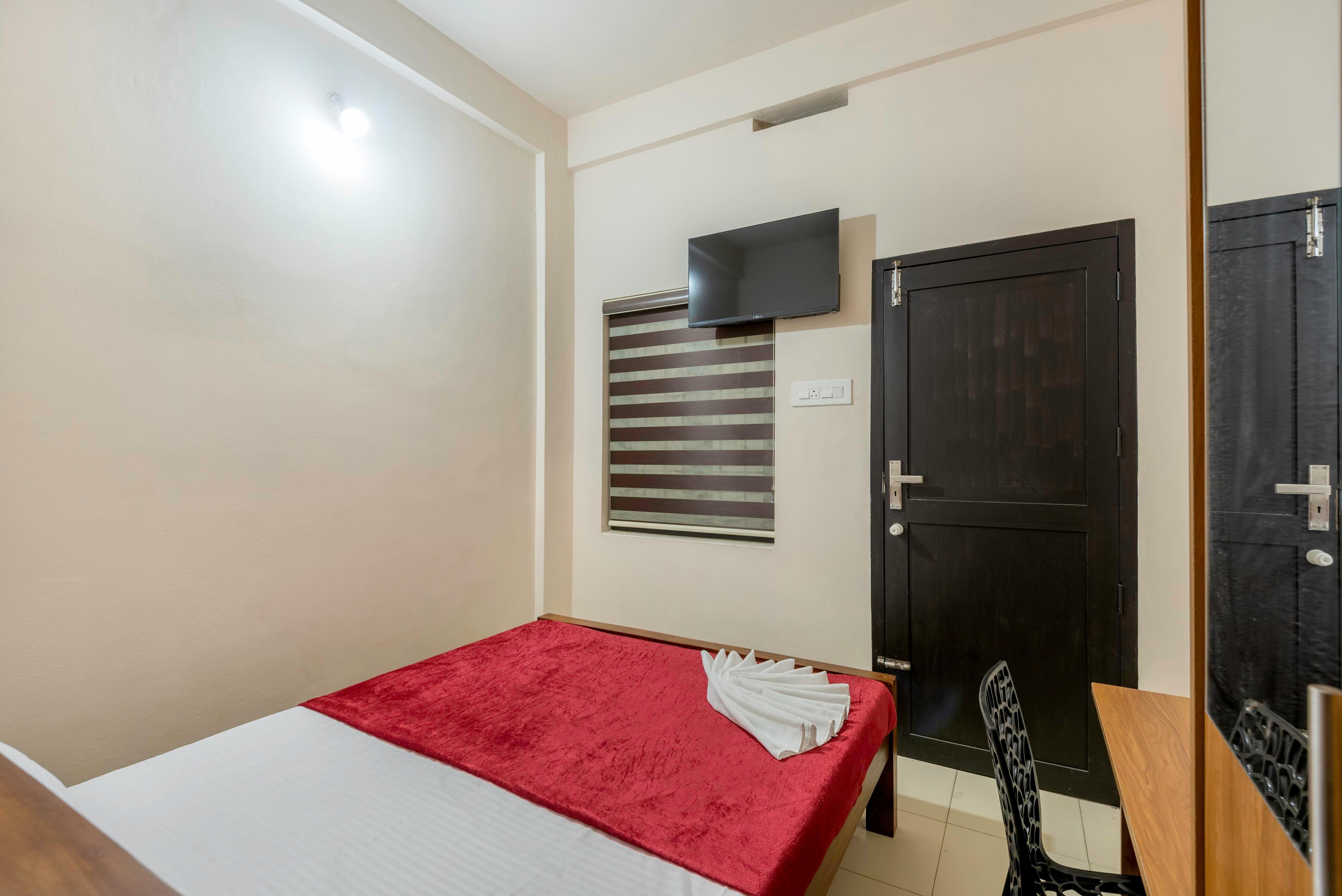 Hotel Grape Rooms Perinthalmanna - Tap to explore photos