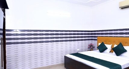 Hotel S2 Residency Room Type - Deluxe Room