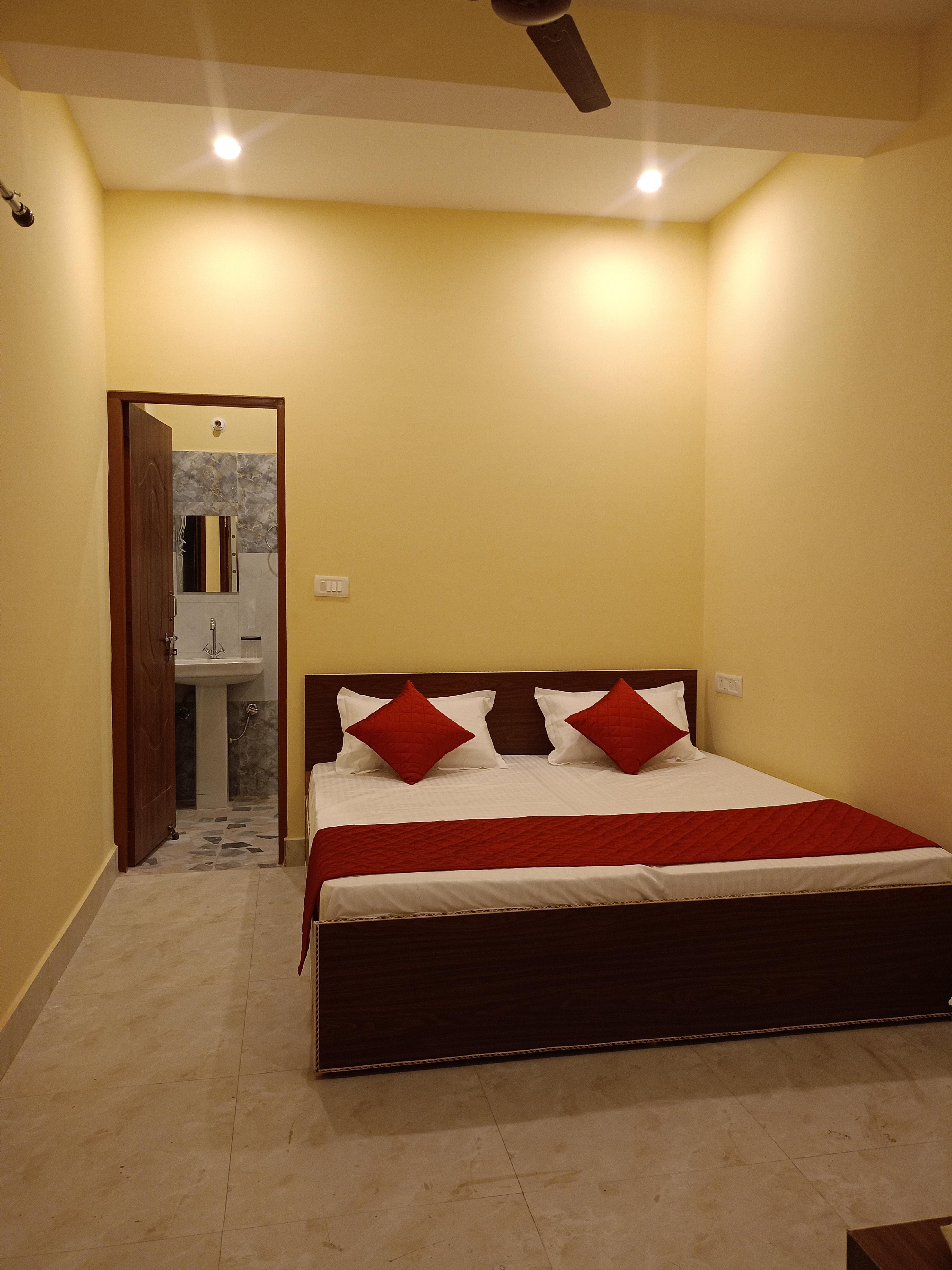 Chill with pahadi Room Type - Double room with mountain and sunrise view