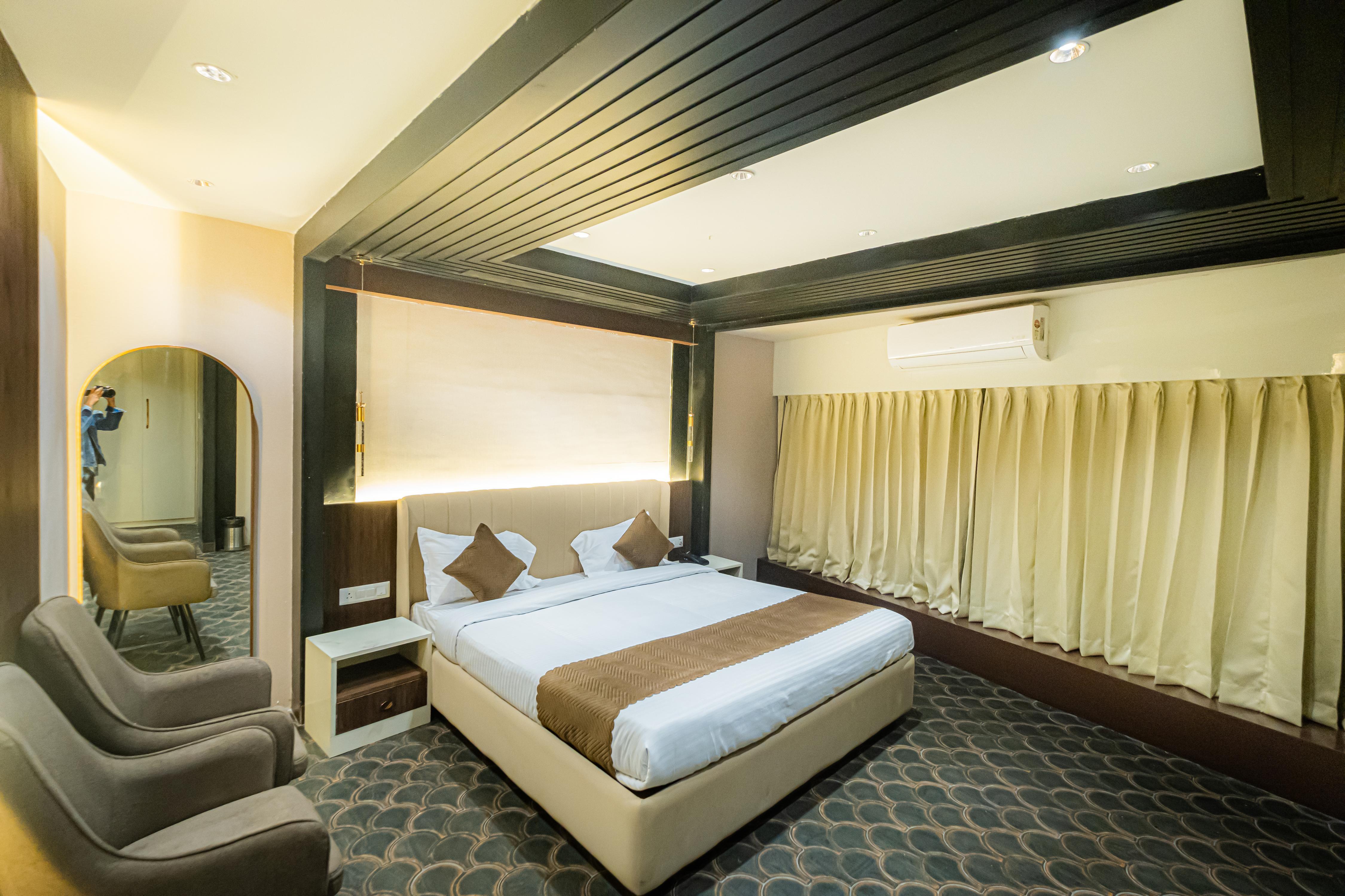 Altitude 6 - Tap to explore photos