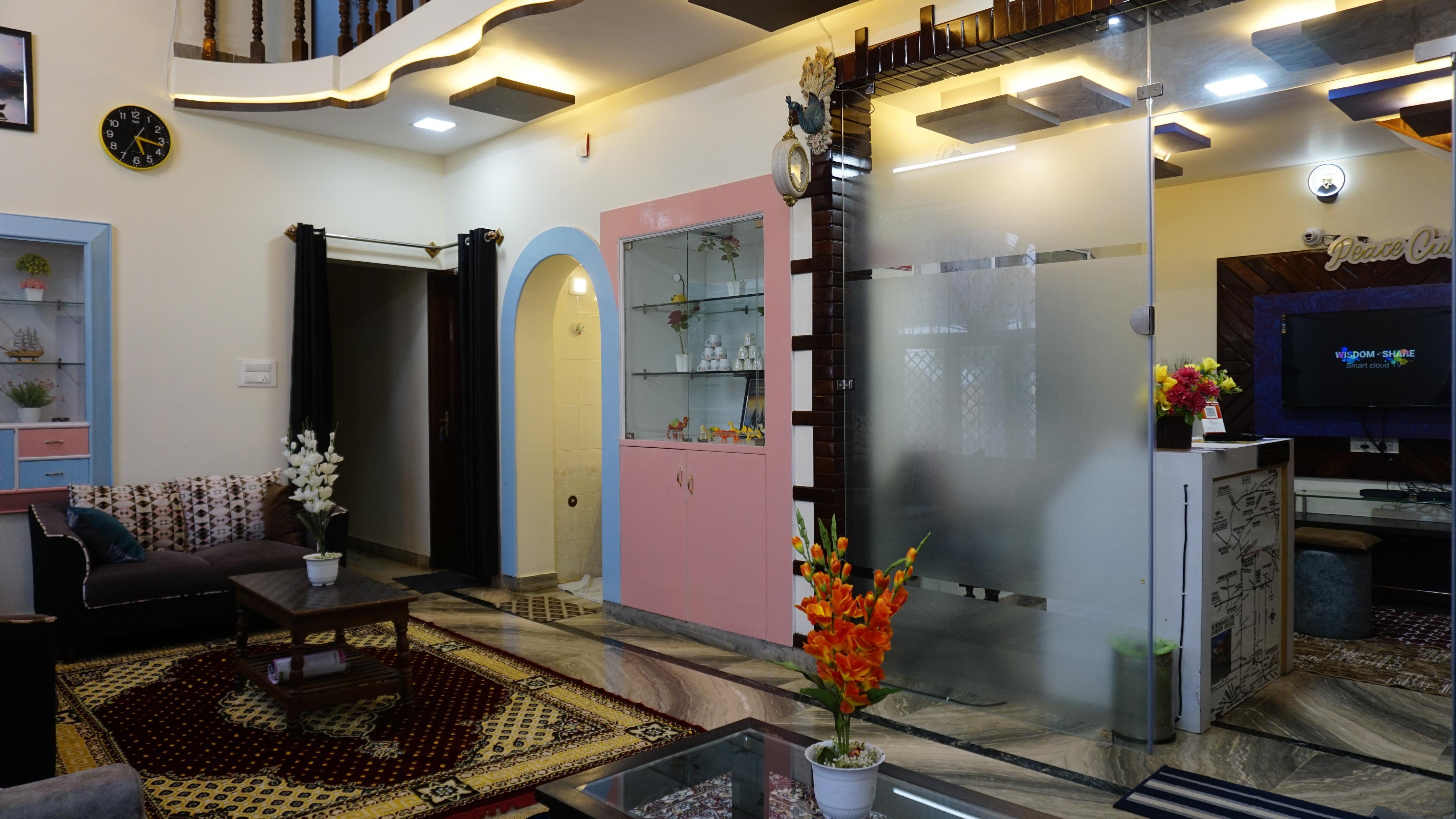 Piece Cube Service Apartment