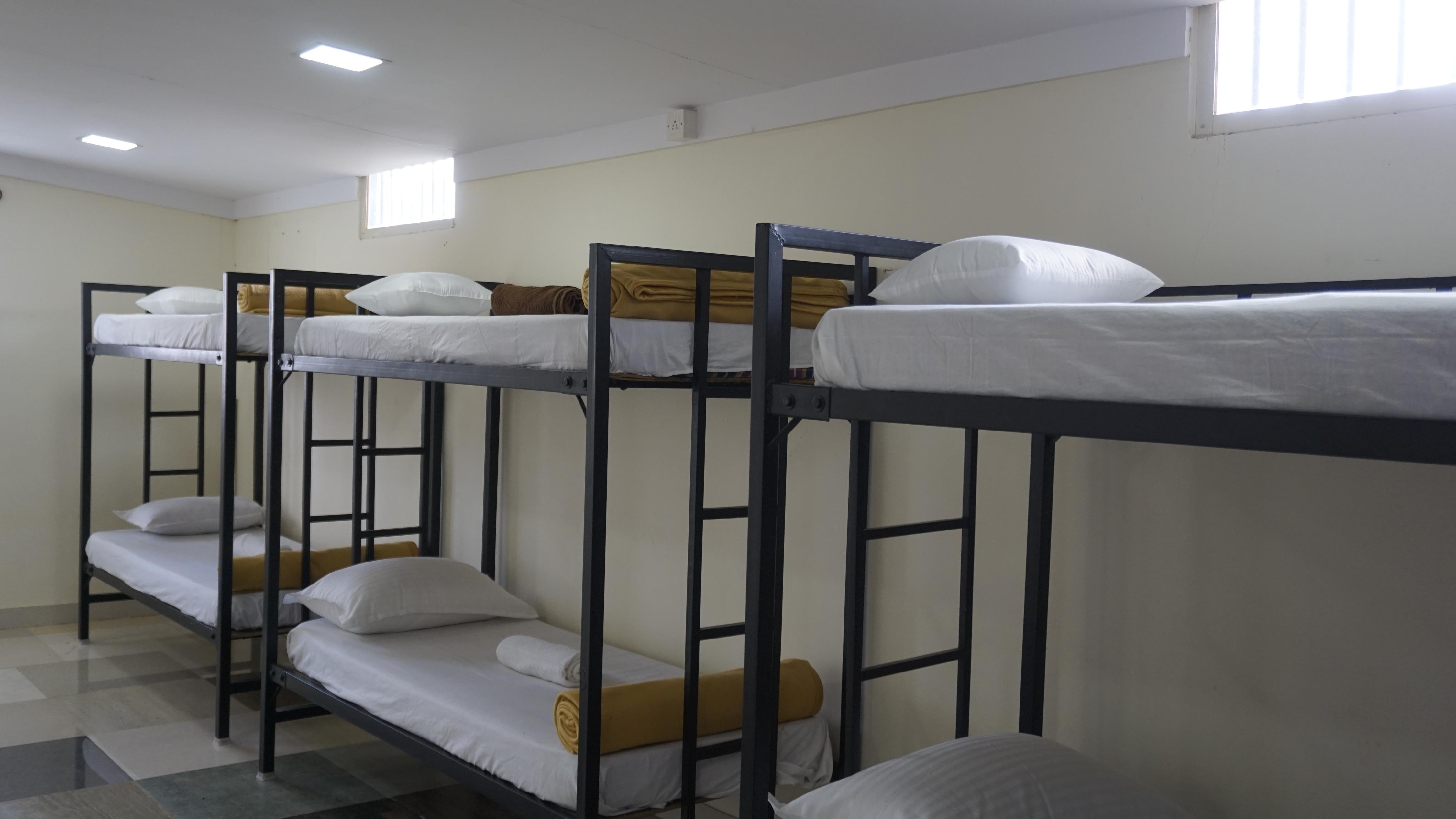 Piece Cube Service Apartment Room Type - 6 Bed Family Room