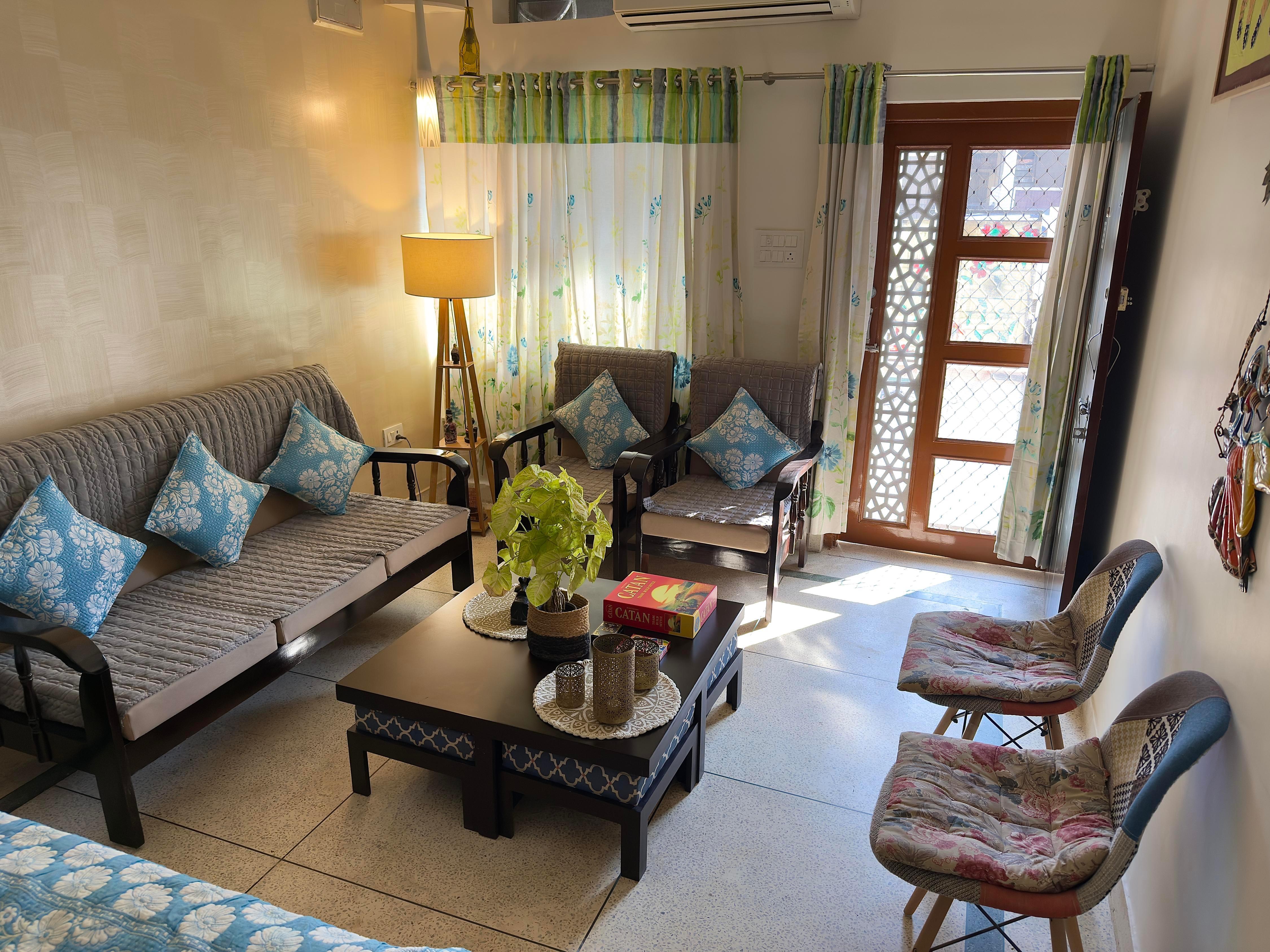 Narukas Residence - A cozy abode in Pink City