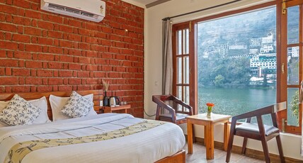 Dimmys By the Lake Bhimtal Room Type - Deluxe room with lake view
