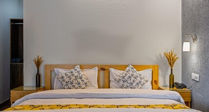 Dimmys By the Lake Bhimtal Room Type - Super deluxe room with lake view