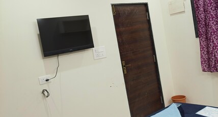 RR SUITES Room Type - Bedroom 6