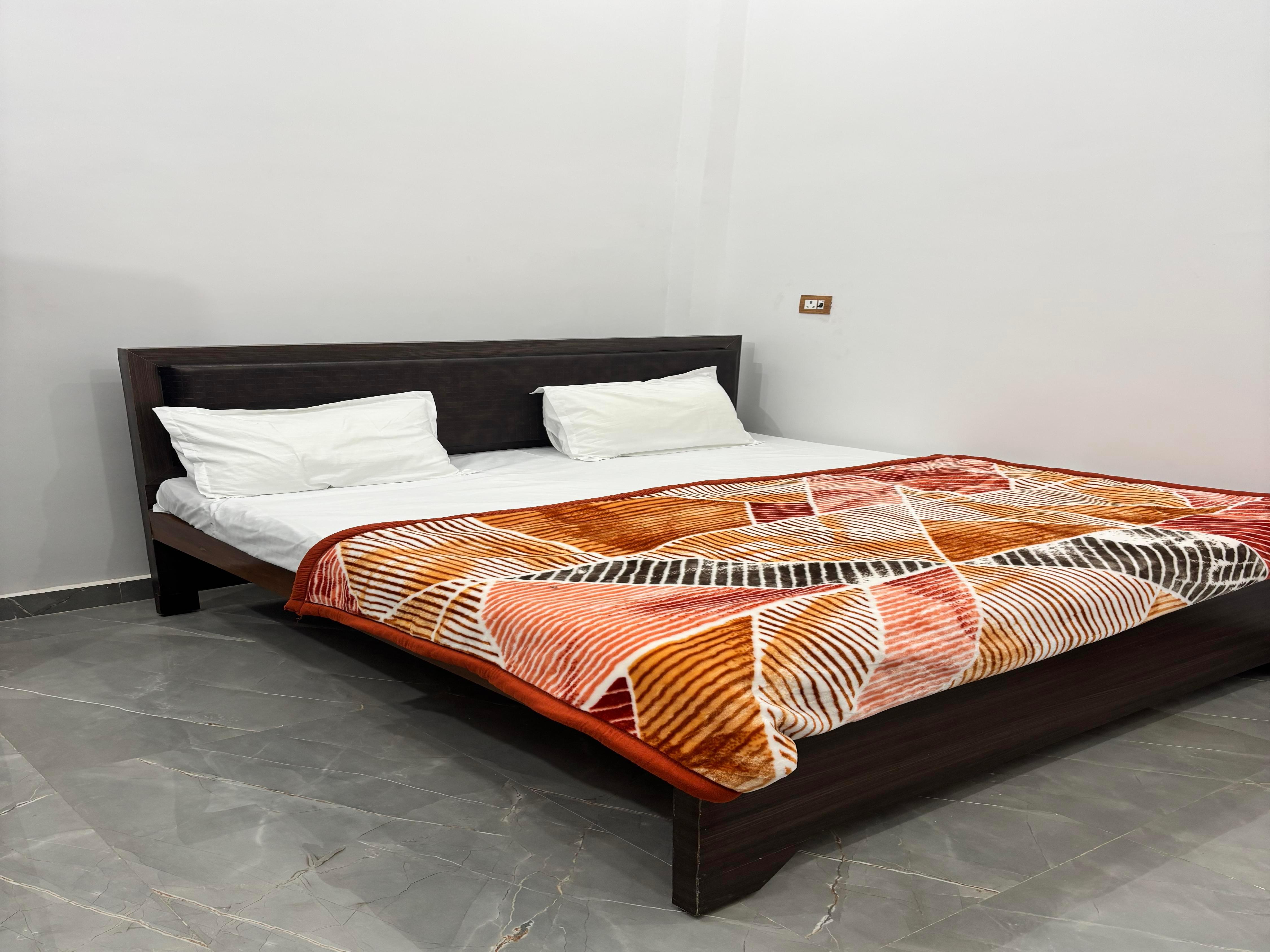 Shri Saryu Darshan Inn Room Type - Double Room with Private Bathroom