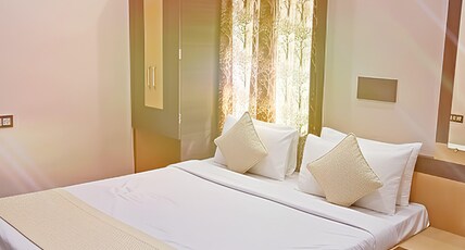 Hotel Krishna Palace Room Type - Premium Deluxe Non AC King Room Hotel Krishna Palace Room Type - Premium Deluxe Non AC King Room