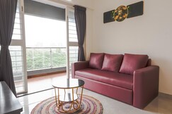 Riverview 1bhk by Royal Luxor
