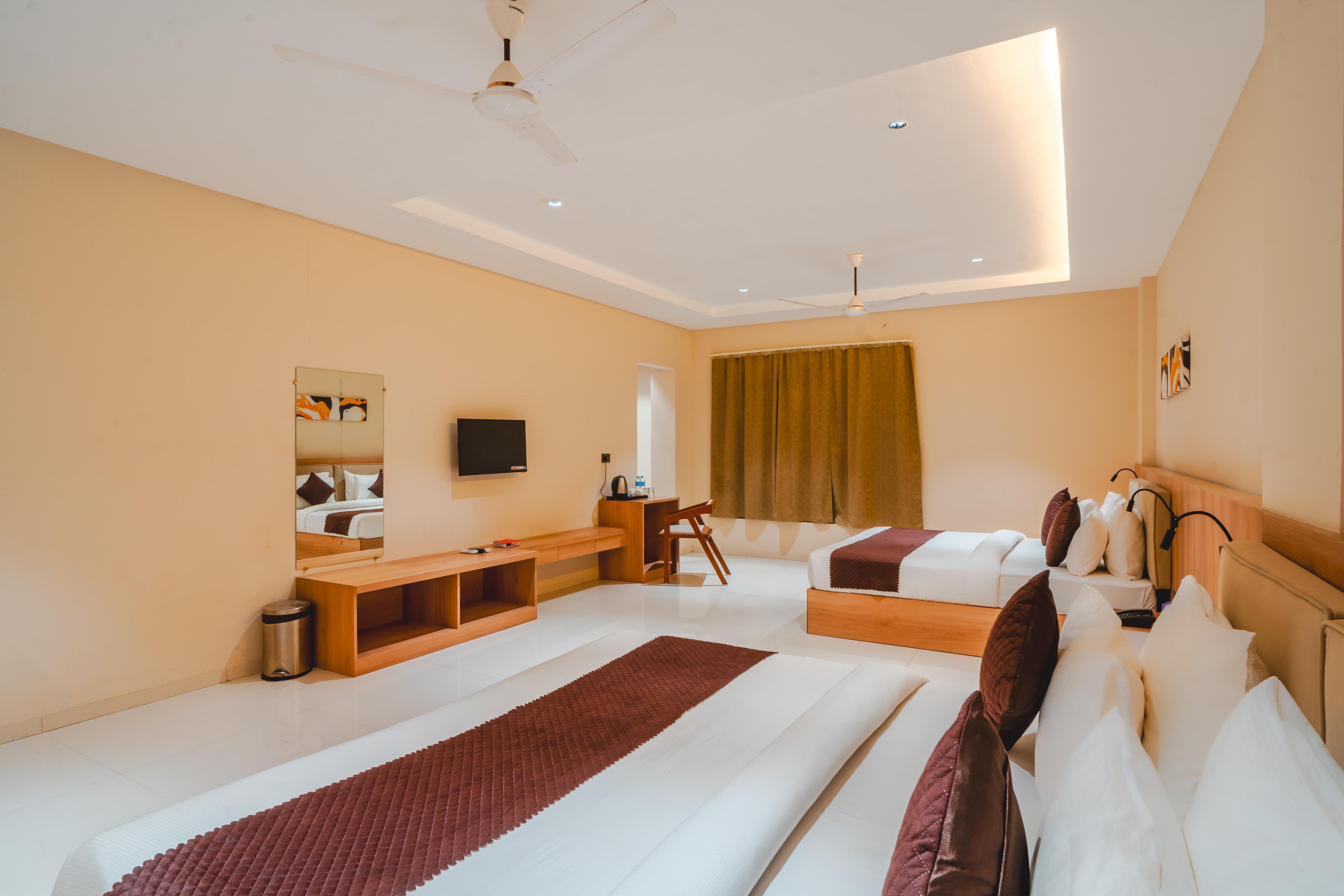 HOTEL SHRI KRISHNA UJJAIN - Tap to explore photos